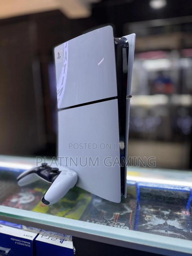 Ps5 Slim Digital Pre-Owned - thumbnail 2