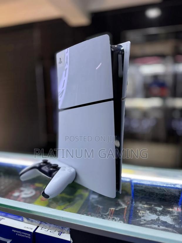 Ps5 Slim Digital Pre-Owned - thumbnail 3
