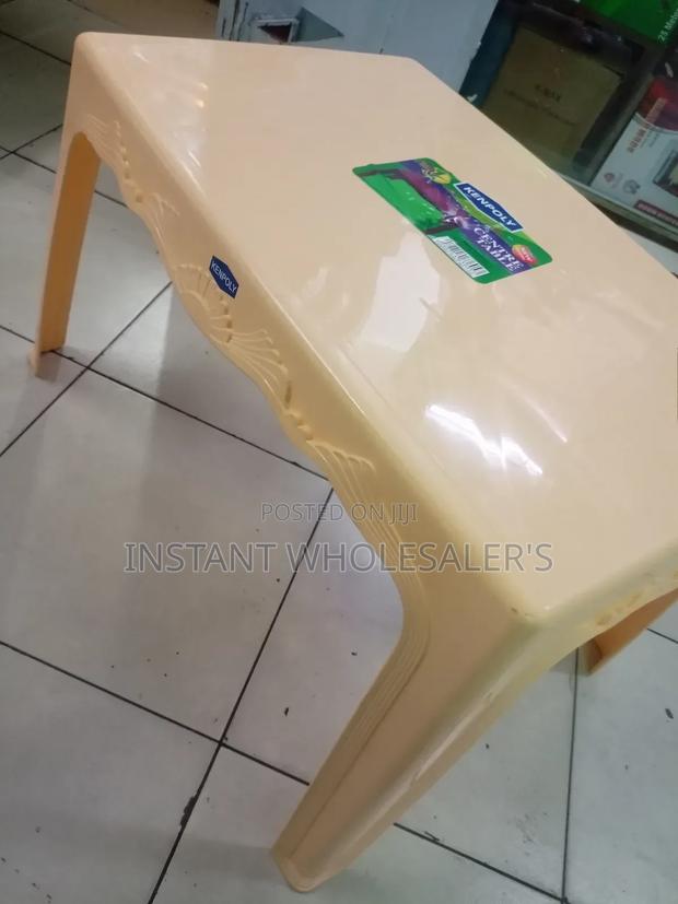 Kenpoly Plastic Table