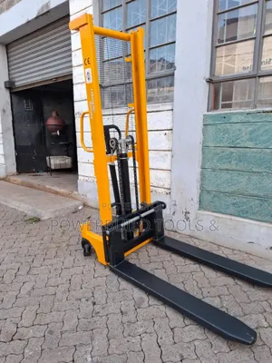 Manual Hydraulic Stacker 2tonnes 1.6metres Lifting Height
