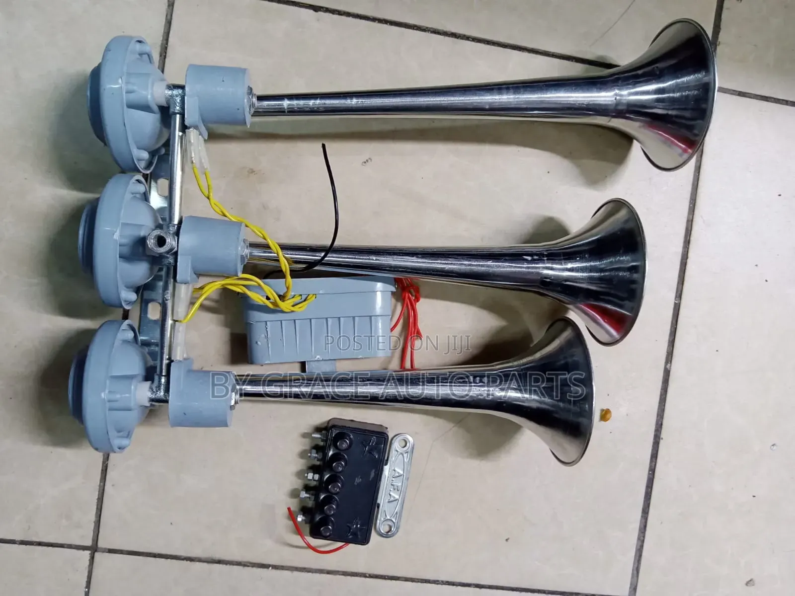 3 Pipe Parilla Horn With Diffrent 5 Sound