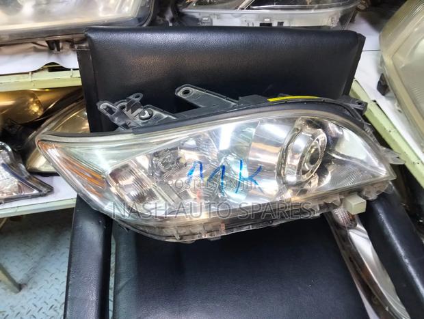 Toyota Vanguard Headlight