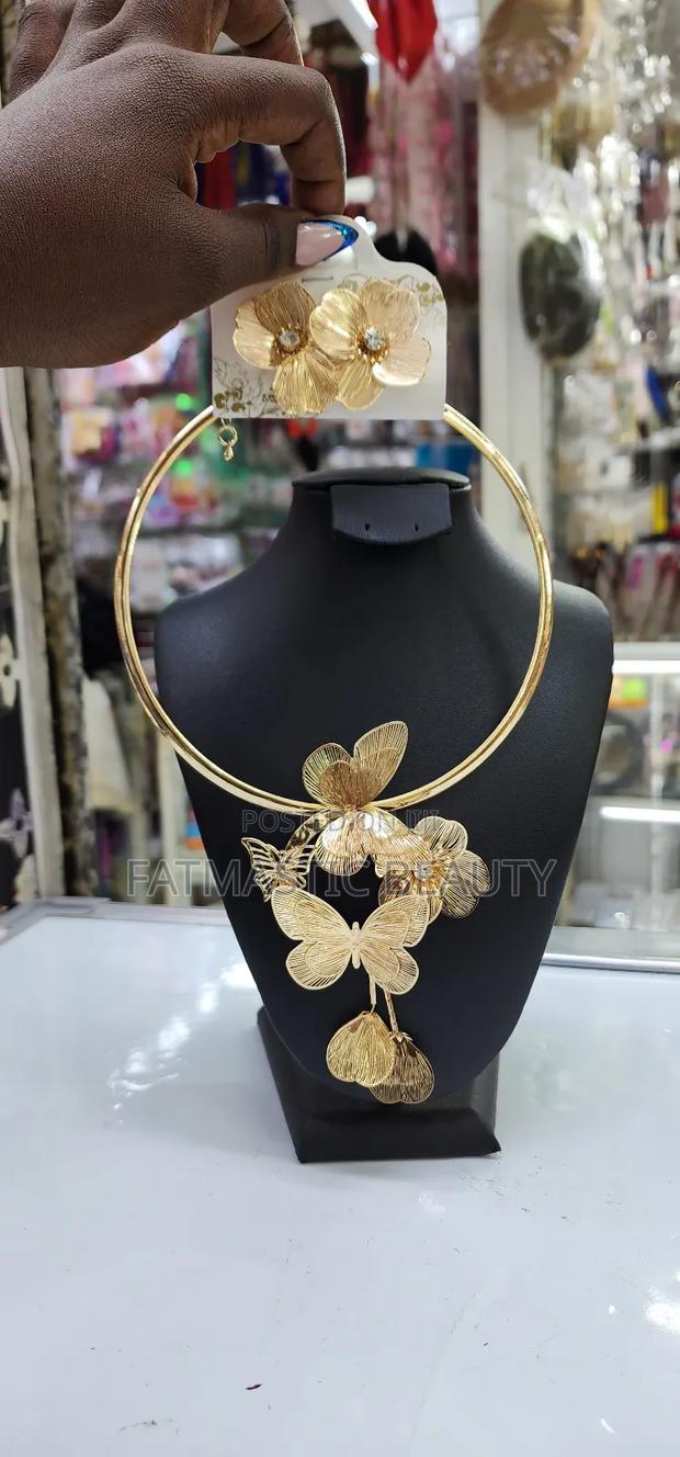 Floral Chokers Necklace - thumbnail 2