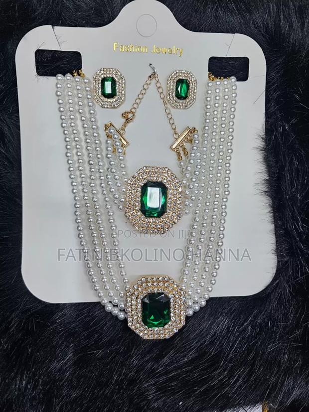 Green Pearl Necklace Set Layered - thumbnail 2