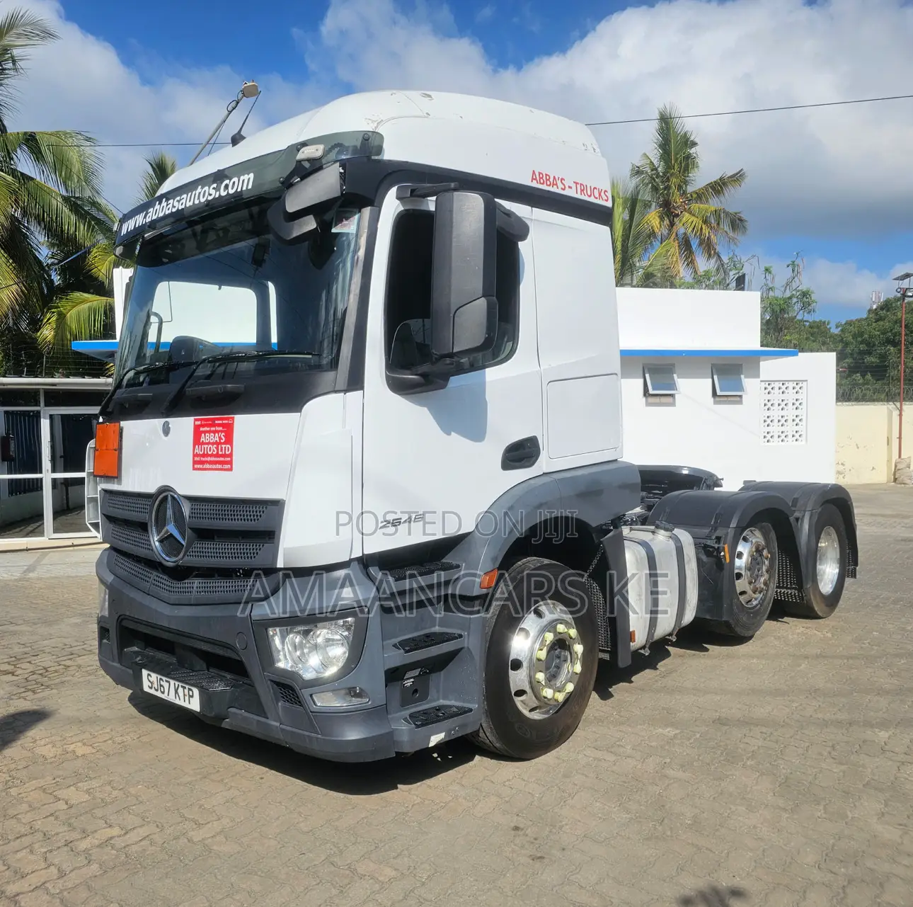 Mercedes-Benz 2017 White