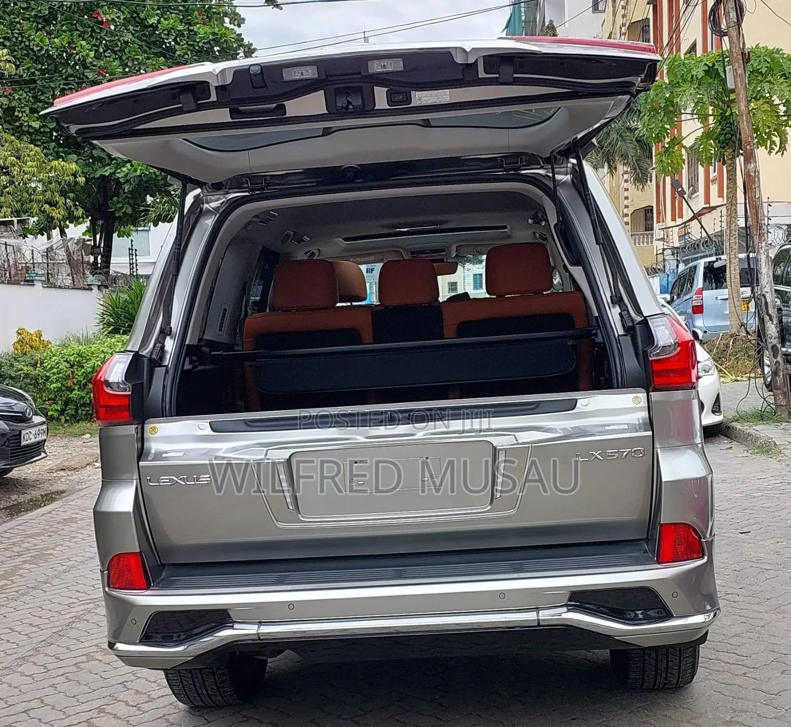 Lexus LX 570 (5 seats) AWD 2017 Gray