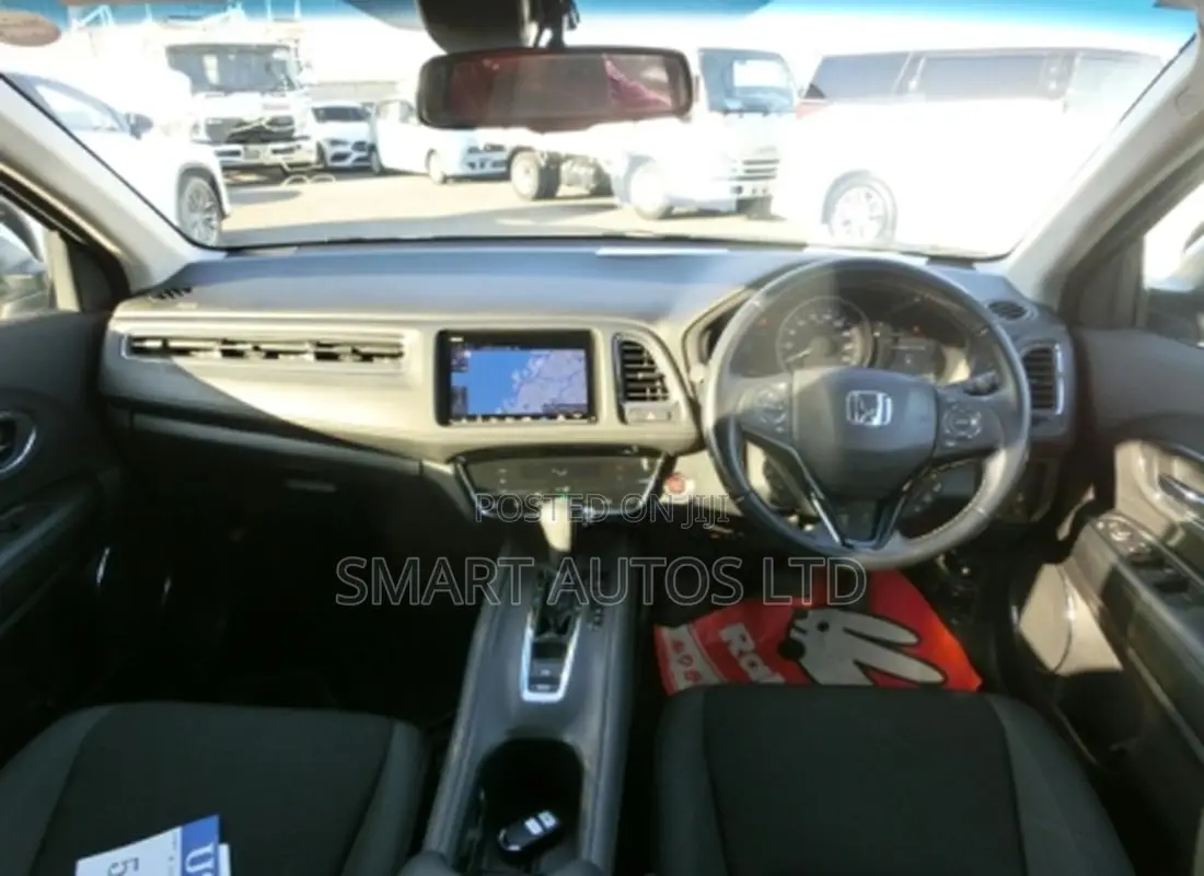 Honda Vezel 2018 Silver