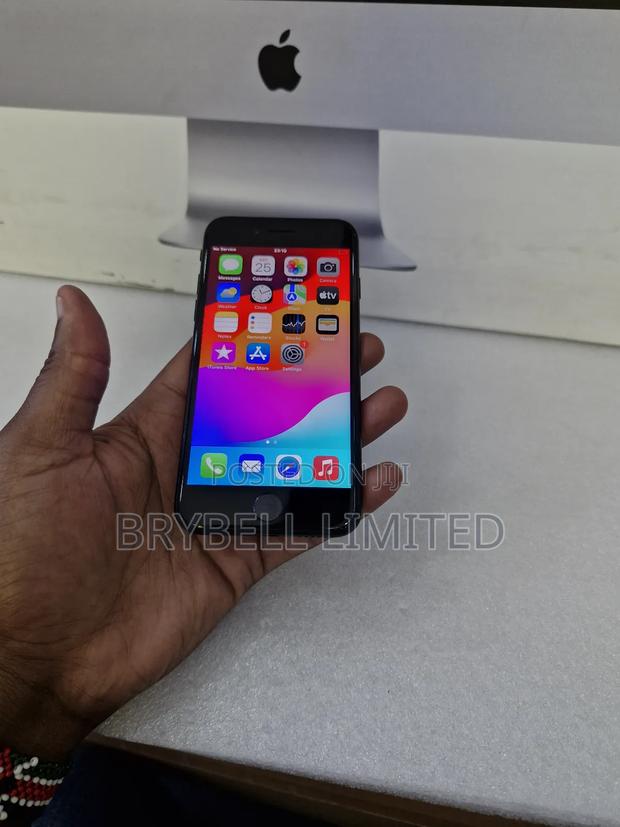 Apple iPhone SE 64 GB Black - thumbnail 3
