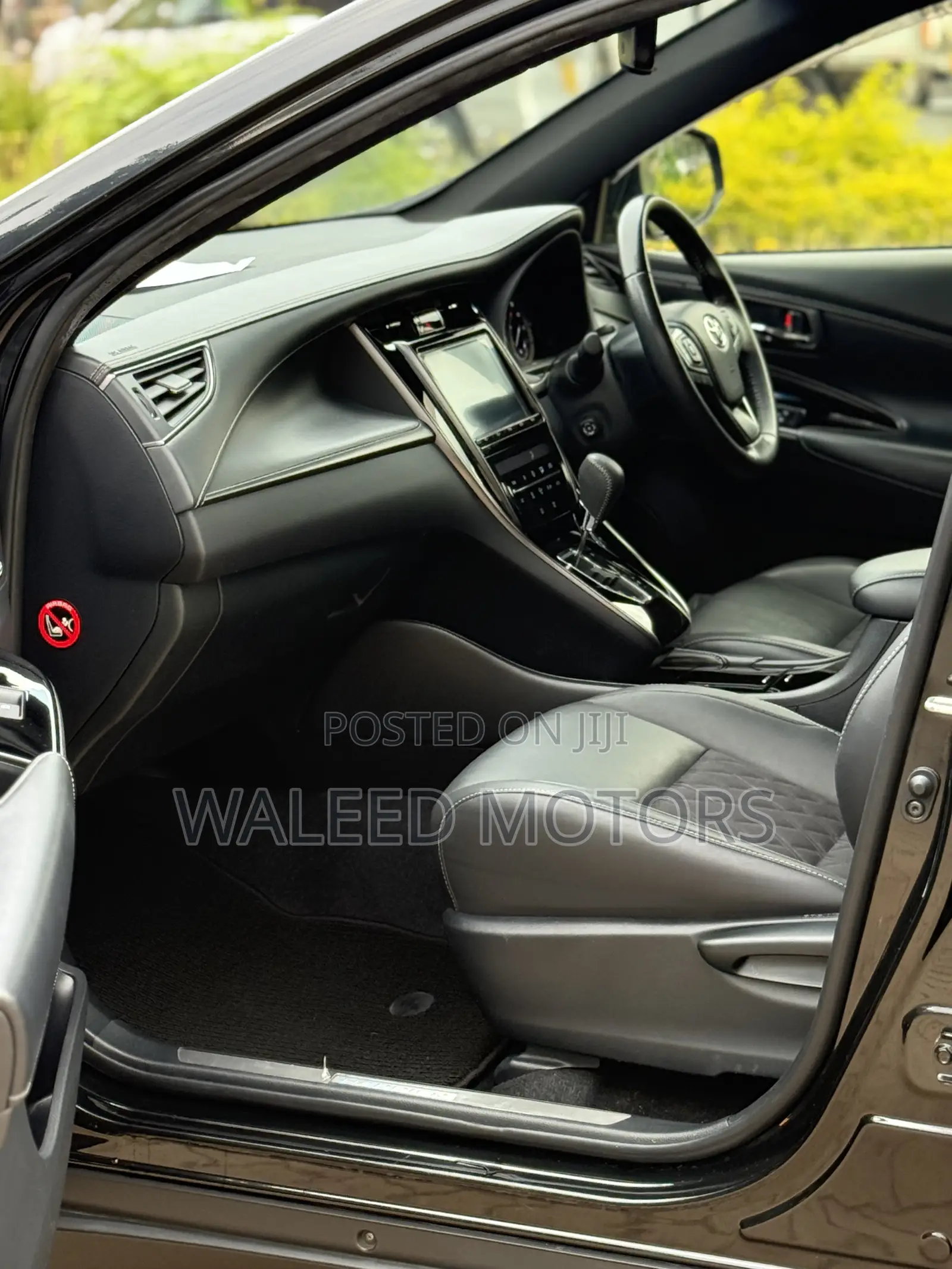 Toyota Harrier 2.0 2020 Black