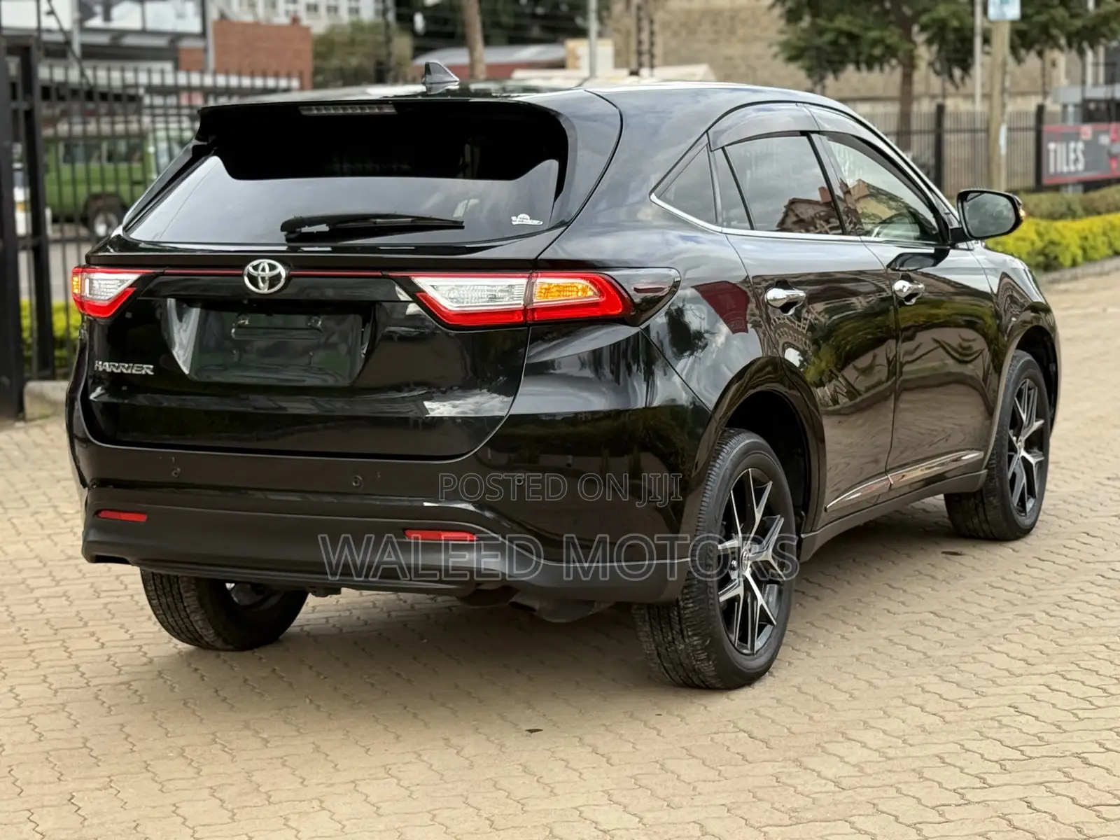 Toyota Harrier 2.0 2020 Black
