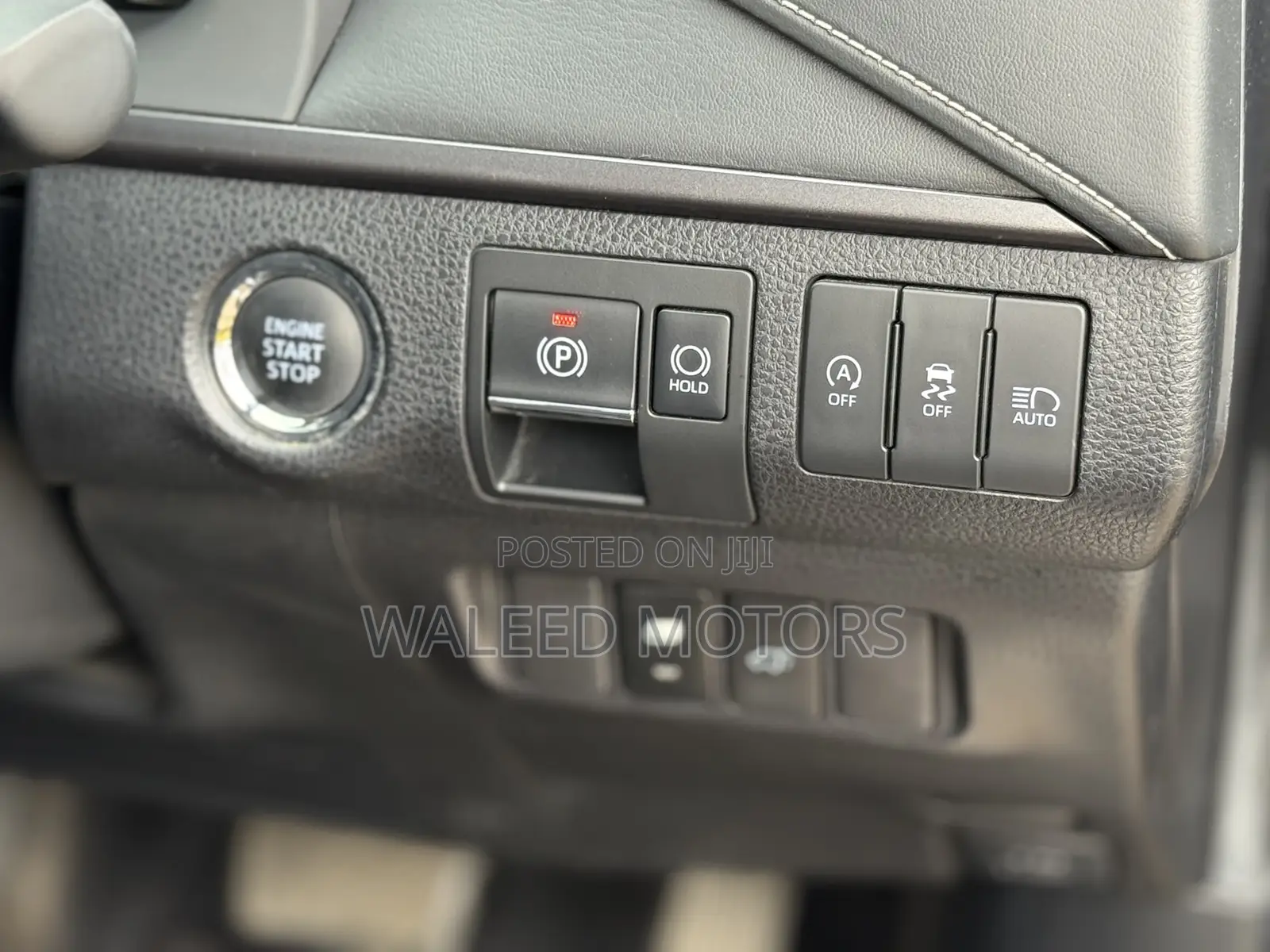 Toyota Harrier 2.0 2020 Black