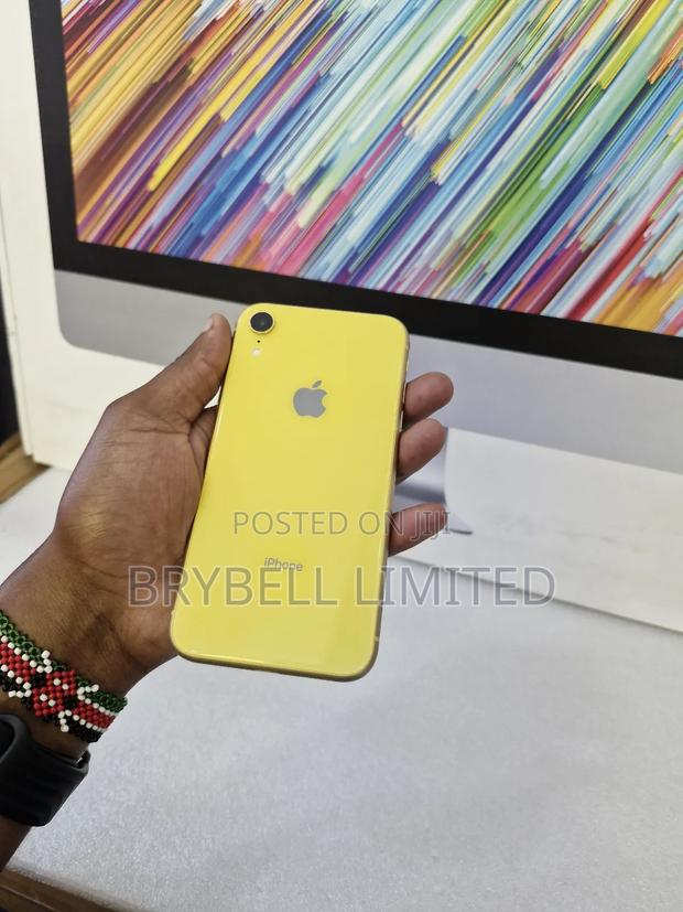 Apple iPhone XR 64 GB Yellow