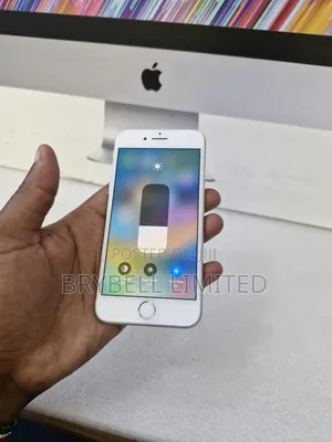 Apple iPhone 8 64 GB White