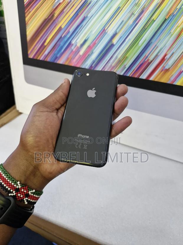 Apple iPhone 8 64 GB Black - main view