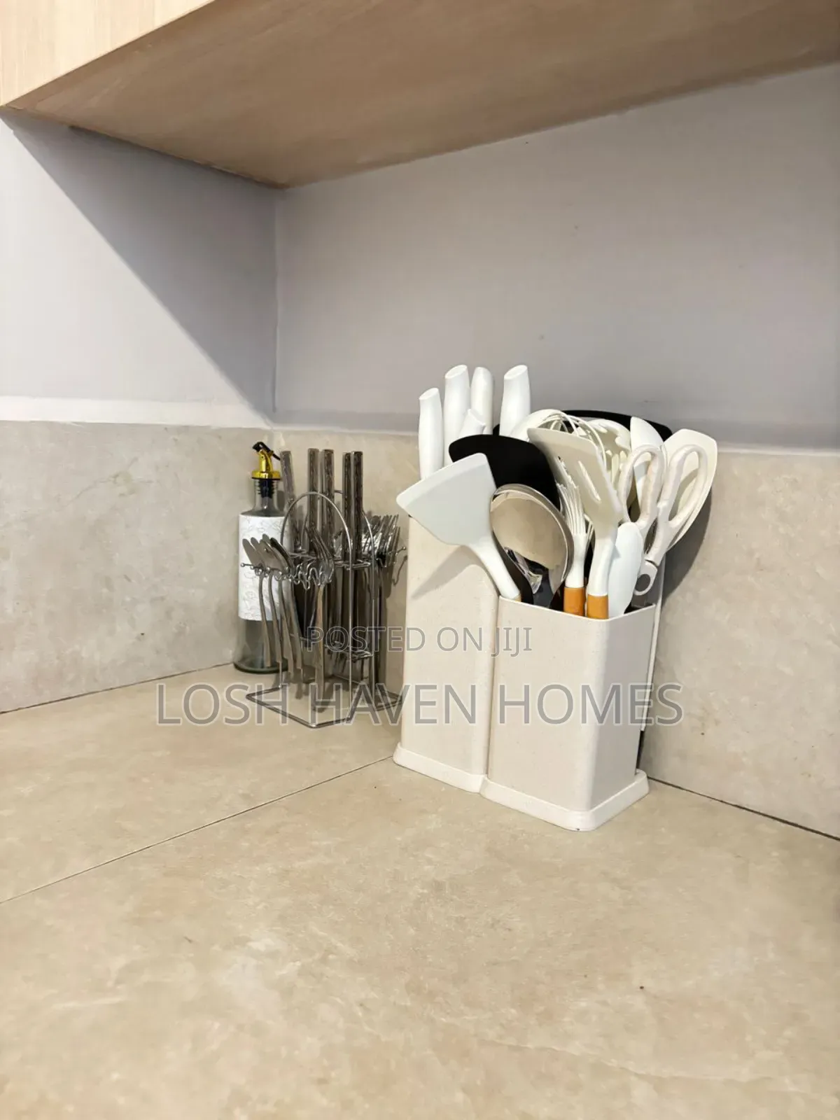 Ensuite Two Bedroom Airbnb Along Thika Road (Roysambu,Trm)