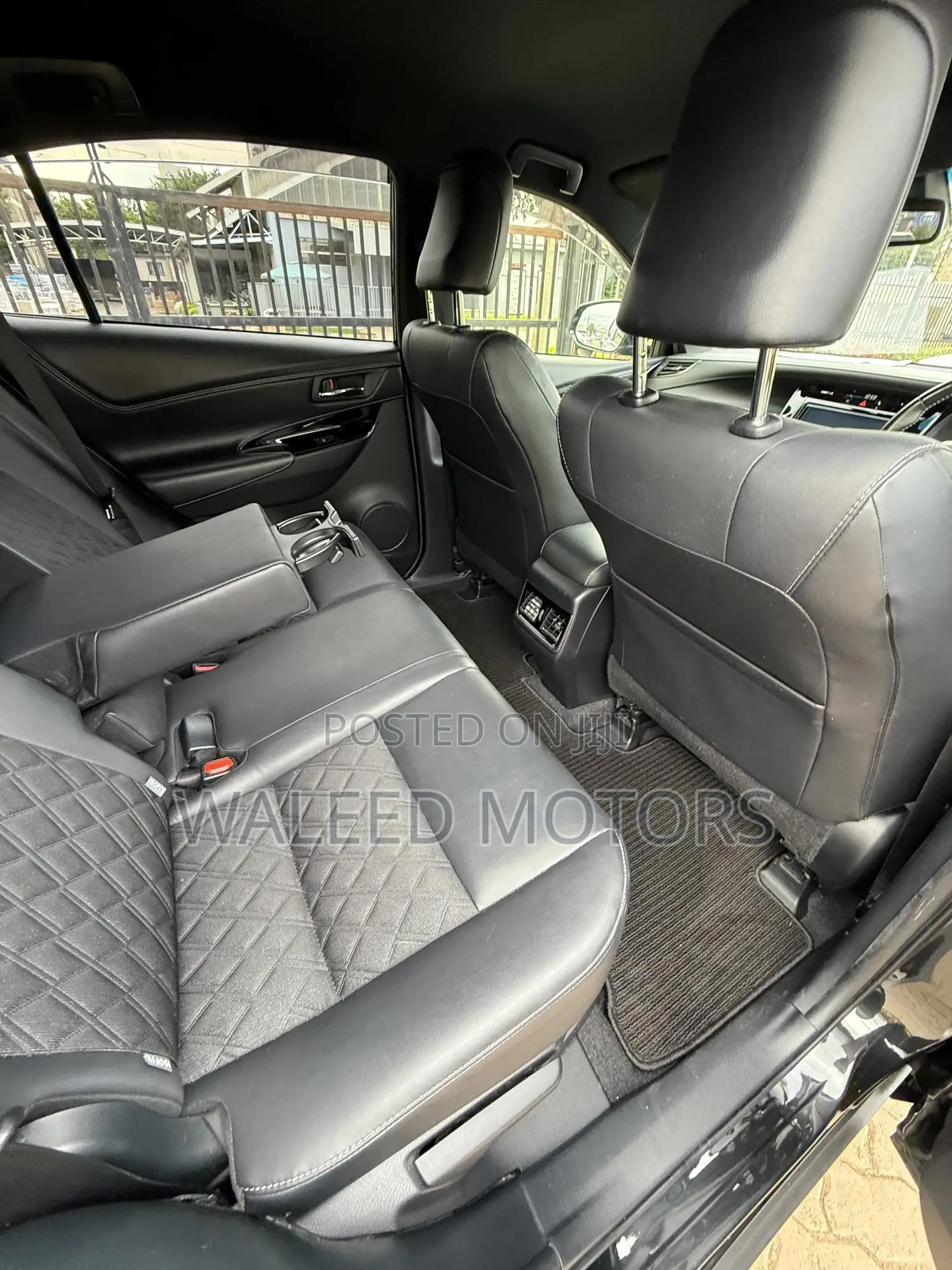 Toyota Harrier 2.0 2020 Black