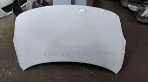Bonnet Nissan Latio