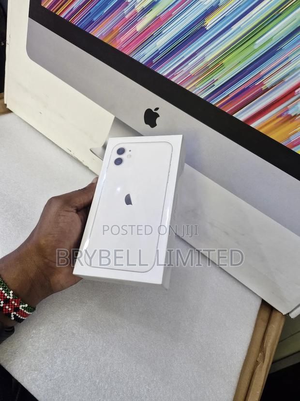 New Apple iPhone 11 128 GB White - thumbnail 5