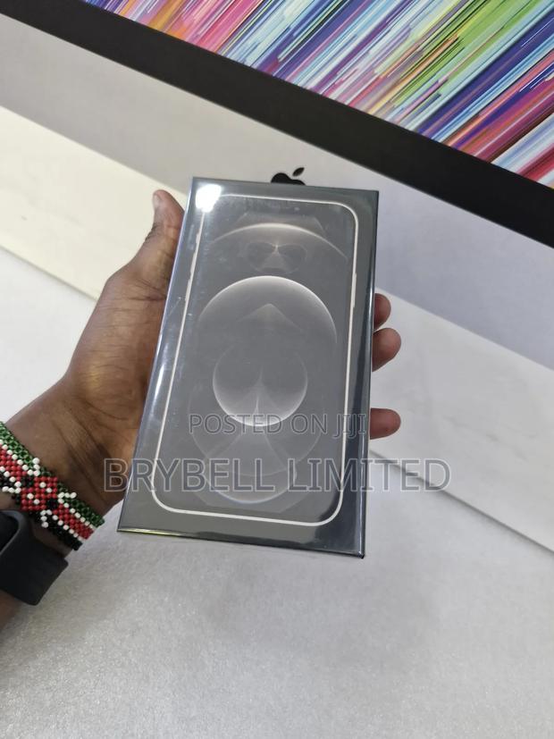 New Apple iPhone 12 Pro 256 GB Gold - main view