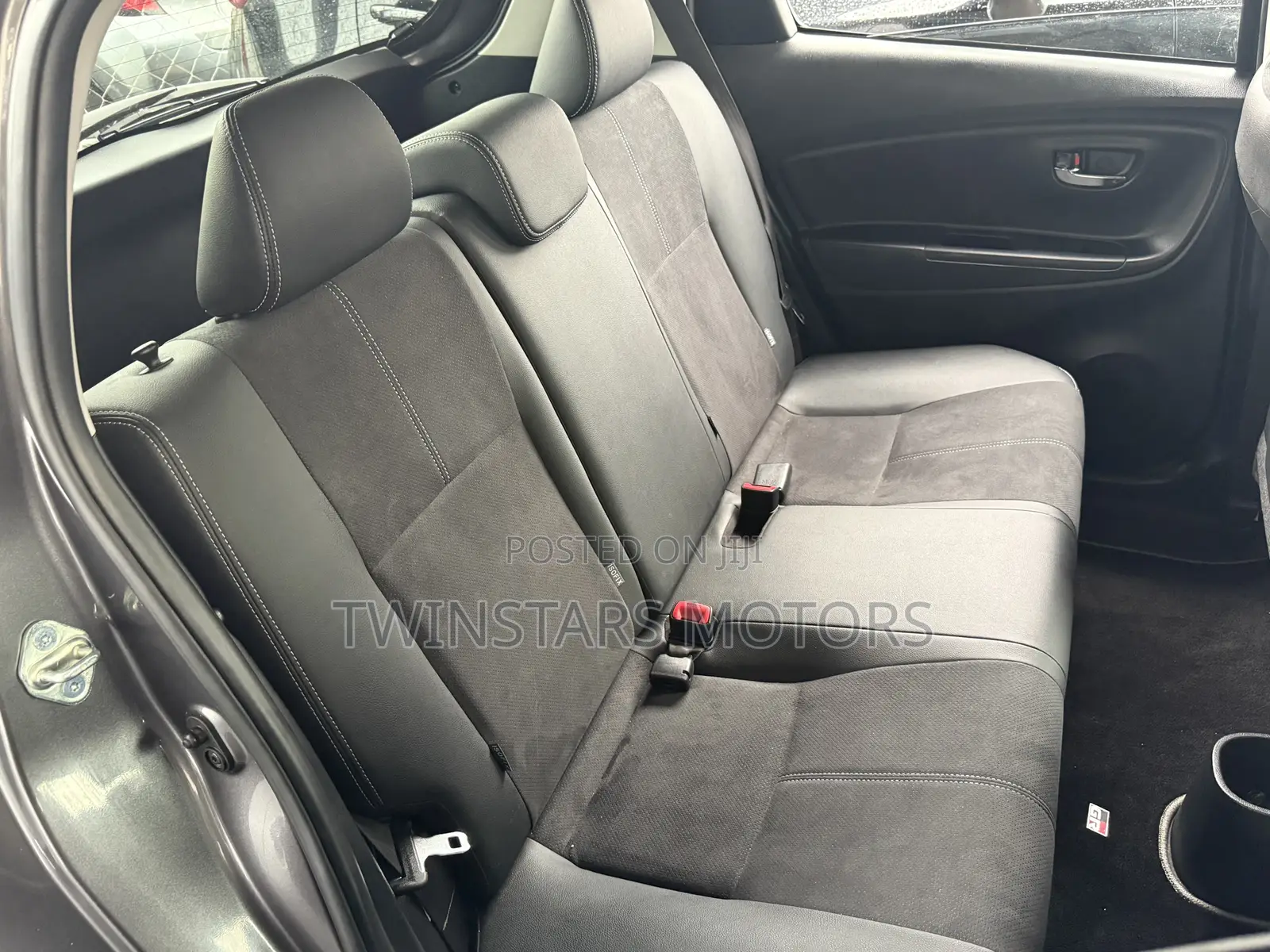 Toyota Vitz 1.5 FWD 5dr 2018 Gray