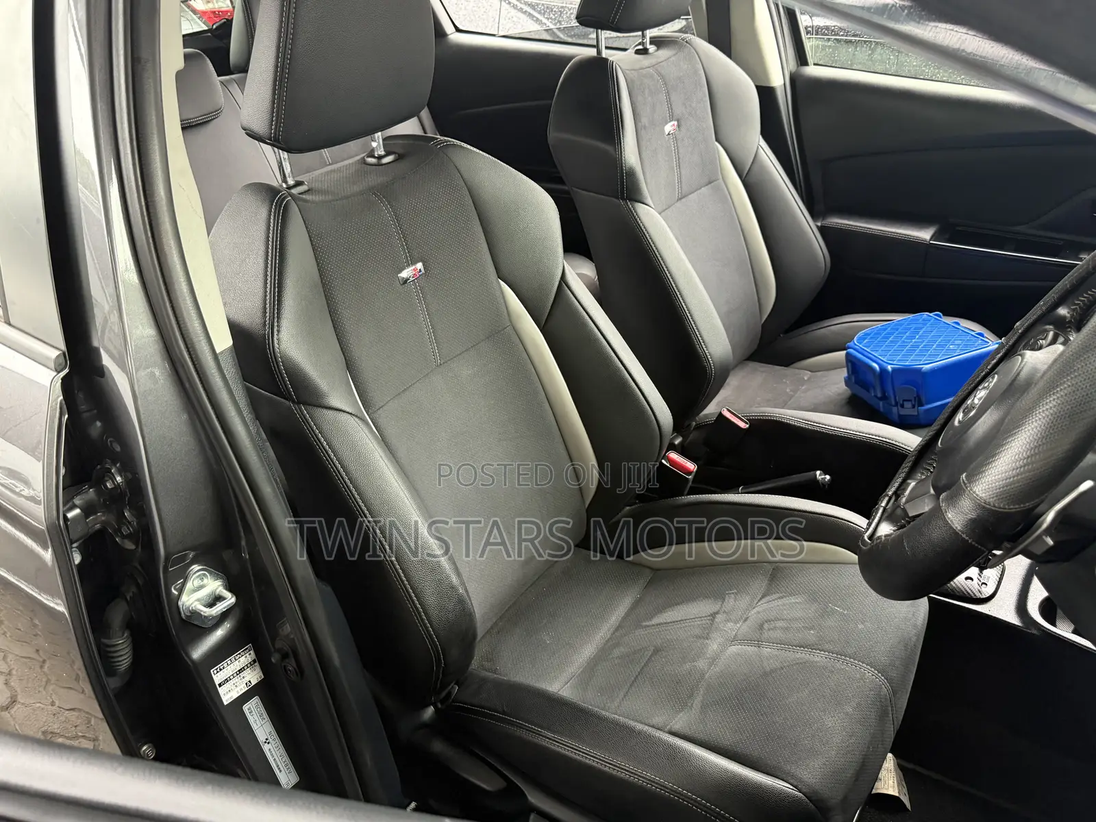 Toyota Vitz 1.5 FWD 5dr 2018 Gray