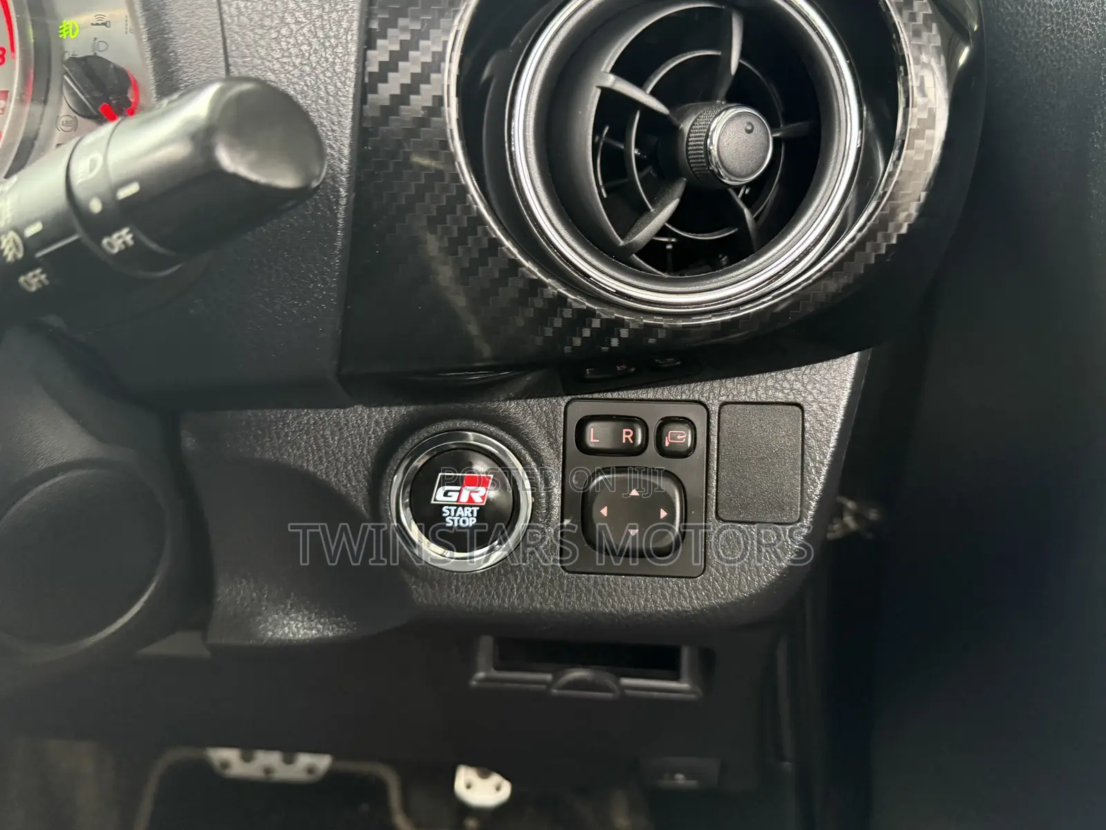 Toyota Vitz 1.5 FWD 5dr 2018 Gray