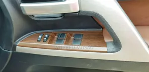 Toyota Land Cruiser 4.5 V8 TD 2018 Gold