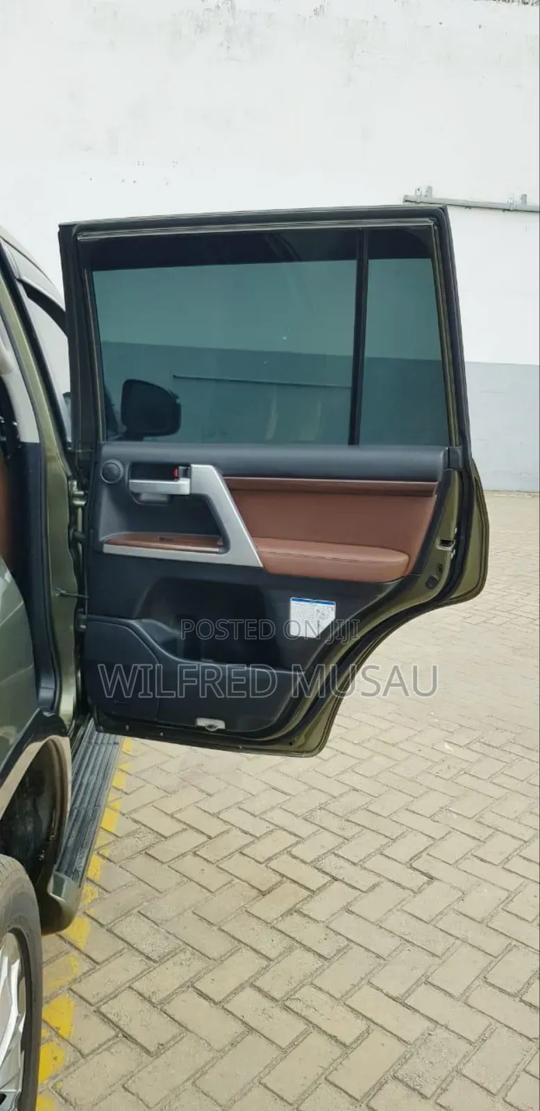 Toyota Land Cruiser 4.5 V8 TD 2018 Gold
