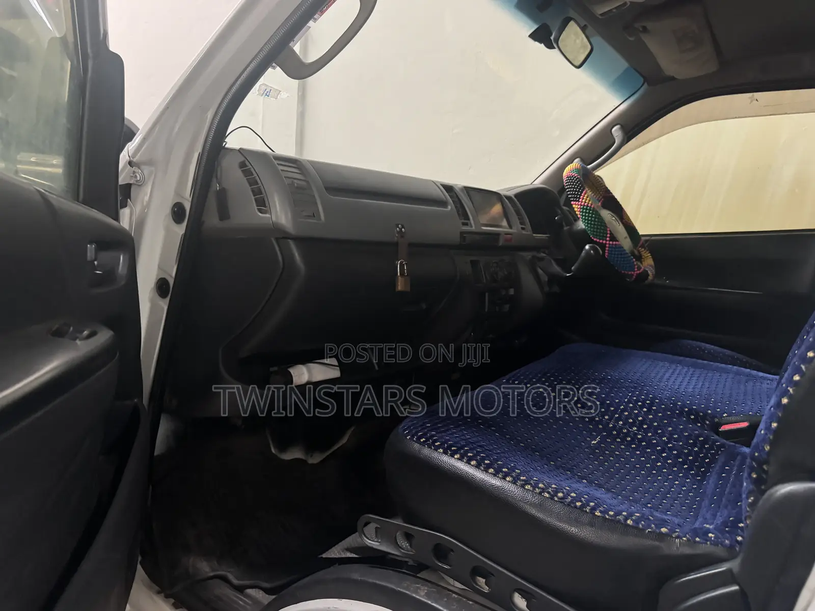 Toyota HiAce 2014 White