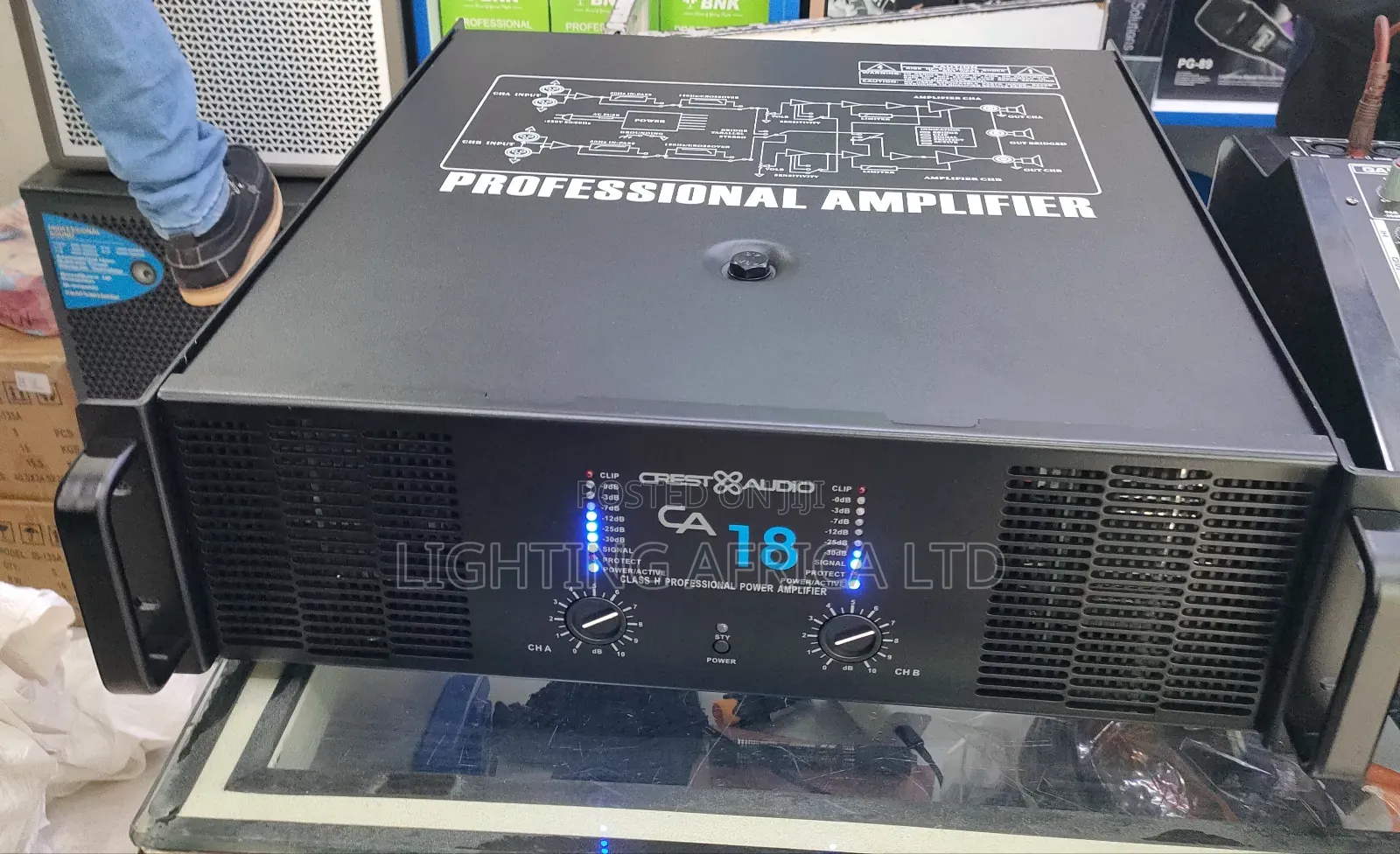 C18 Crest Audio Power Amplifier Proffesional 2 Channels Output