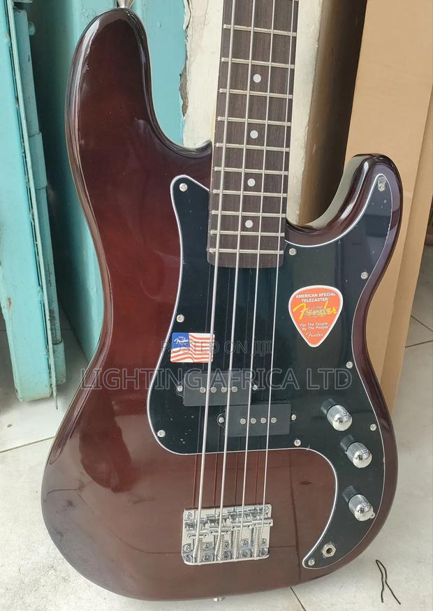 Fender 4 String Proffesional Bass Guitar - thumbnail 4