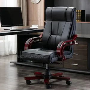 Premium Bliss Executive Leather Seat With Mahogany Arms