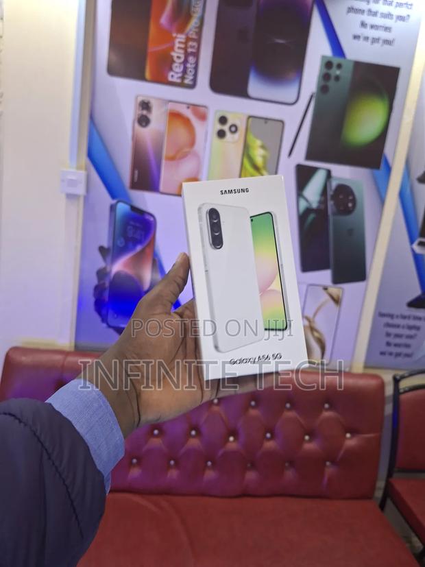 New Samsung Galaxy A56 128 GB Black - thumbnail 4