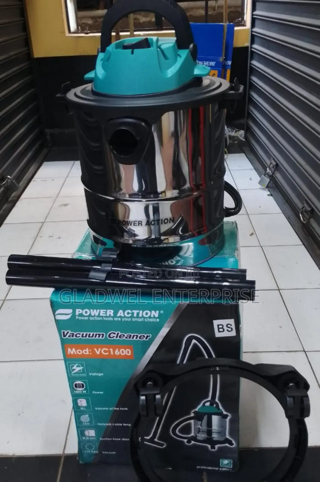 Power Action Vacuum Cleaner 20l 1600watts