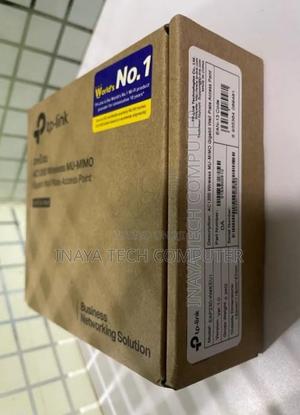 Tp L;Ink Eap230-wall Gigabit Wall Plate Access Piont - main view