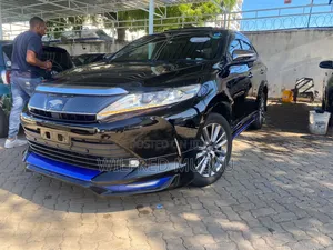 Toyota Harrier 2.0 2018 Black