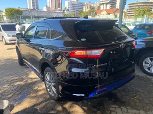 Toyota Harrier 2.0 2018 Black