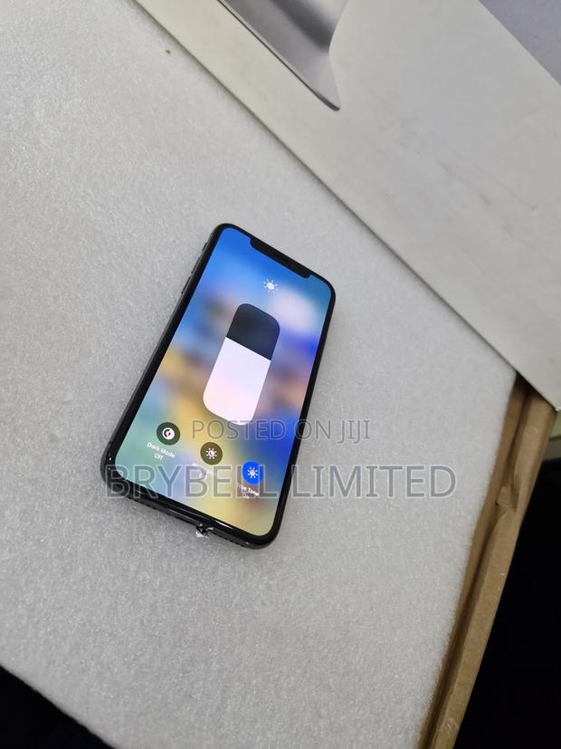 Apple iPhone X 64 GB Black - thumbnail 6