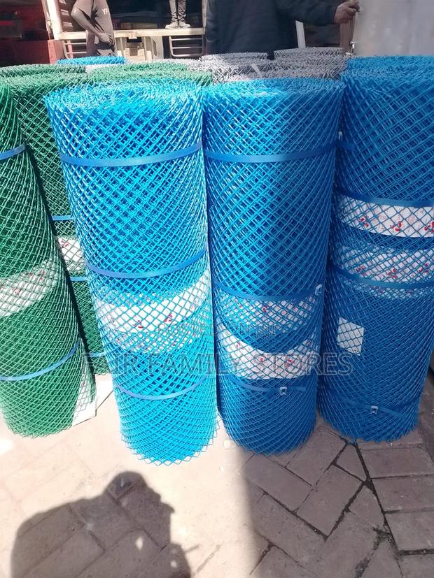 Plastic Chicken Mesh - thumbnail 4