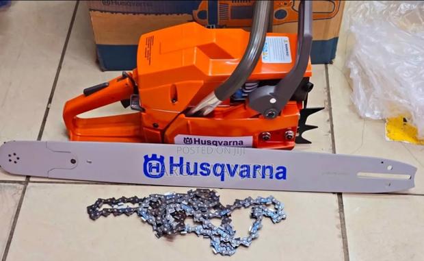 Husqvarna Powersaw Machine/272xp Husqvarna Power Saw Machine