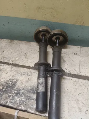 BMW X5 E70 Front Shock, Mounting