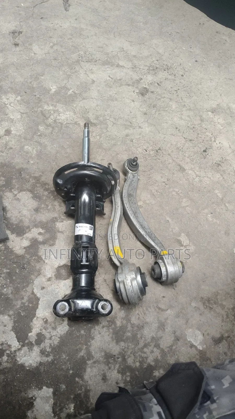 Mercedes Benz W204 Front Shocks With Control Arms