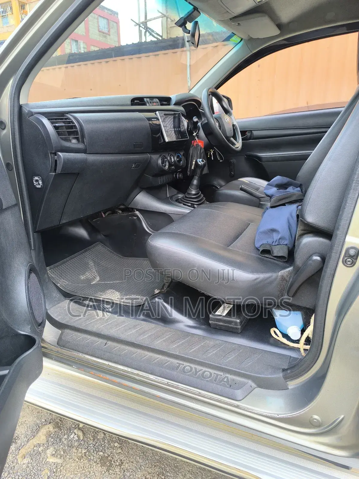 Toyota Hilux 2015 Gray