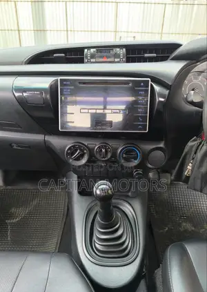 Toyota Hilux 2015 Gray