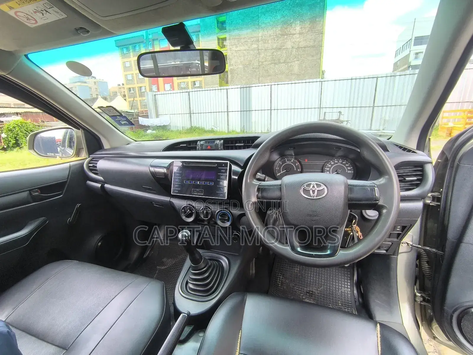 Toyota Hilux 2015 Gray