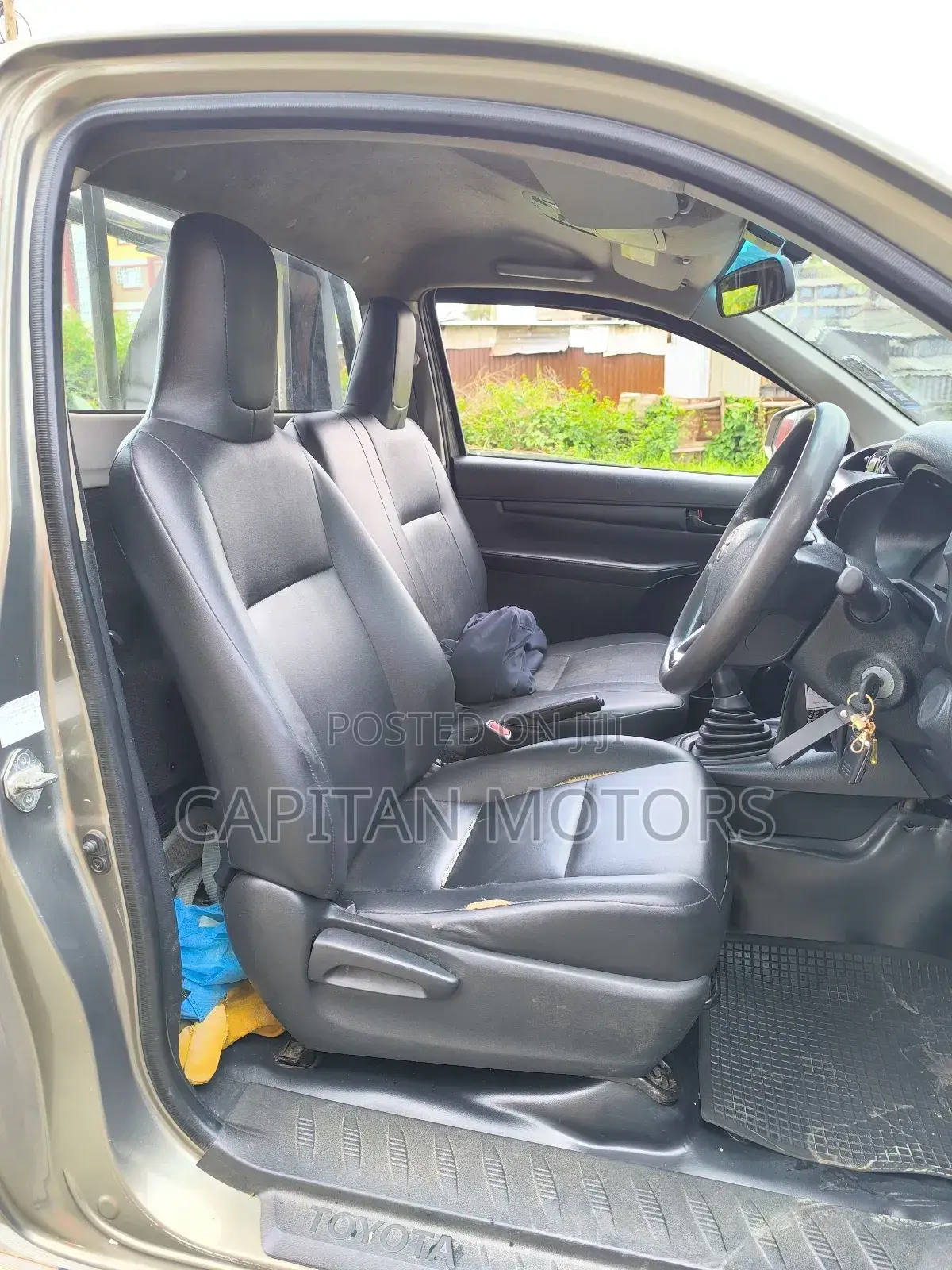 Toyota Hilux 2015 Gray