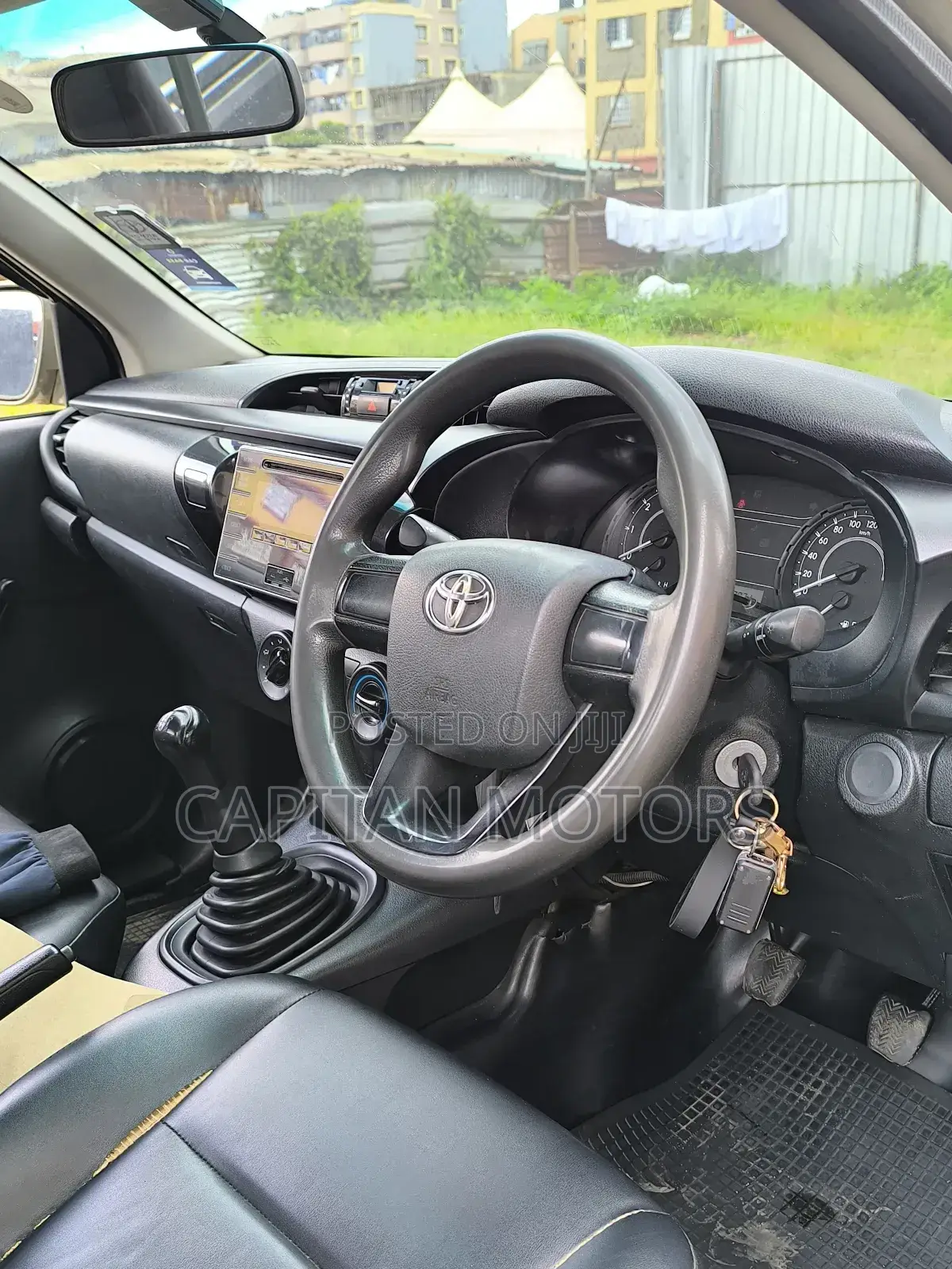 Toyota Hilux 2015 Gray