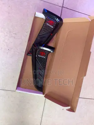 2pc Plastic Branded Side Leaf Vent