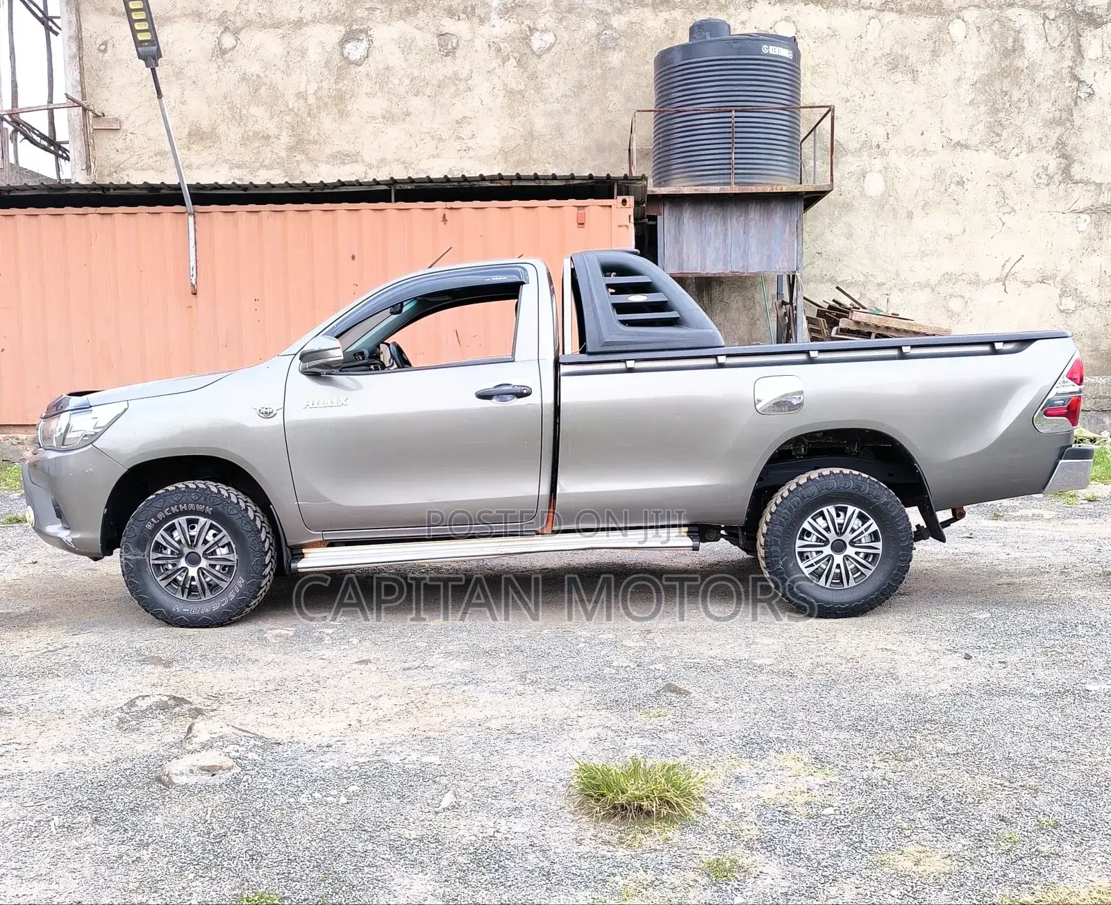 Toyota Hilux 2015 Gray