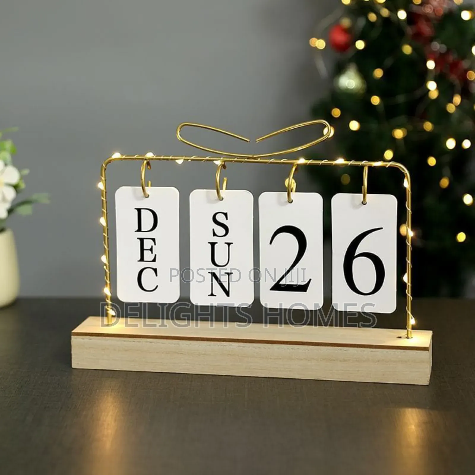 Desktop Calendar With Light_hg